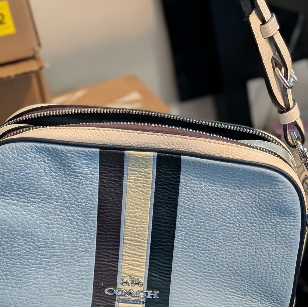 Coach Jes Camera Striped Pebbles Leather With Pebbled Leather Zebra Guitar Strap - Picture 6 of 16